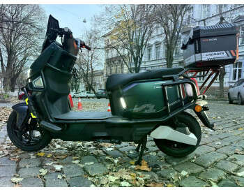 Электроскутер Двухместный Crosser V1 (2000W, 72V/23Ah) +Кофр-багажник Хамелеон-4